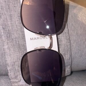 Kenneth Cole unisex sunglasses with pouch